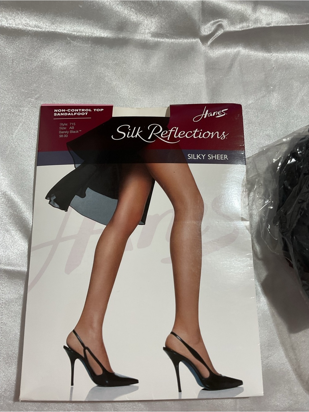 Hanes Silk Reflections Silky Sheer Pantyhose - Black